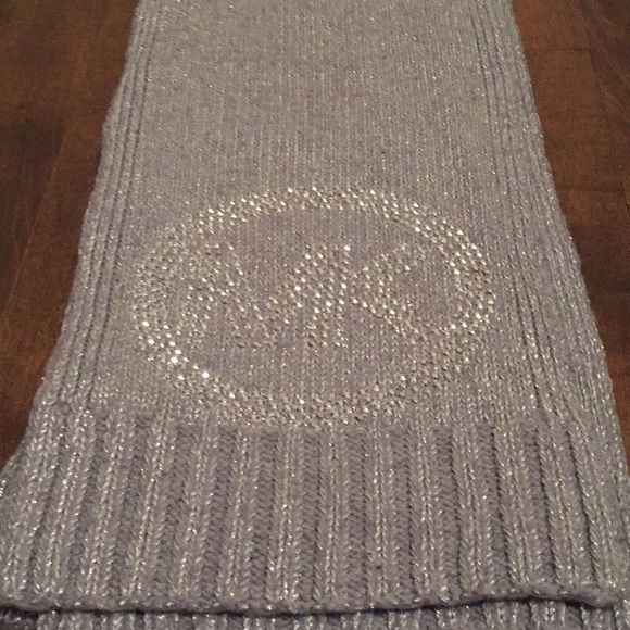 Michale Kors Wool Scarf - Picture 1 of 4
